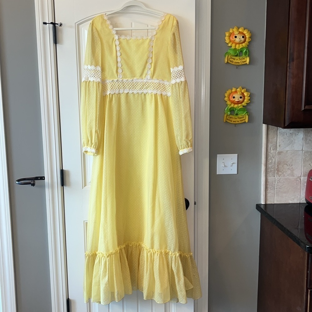 Vintage yellow white Swiss dot long sleeve maxi dress cottagecore flower child M